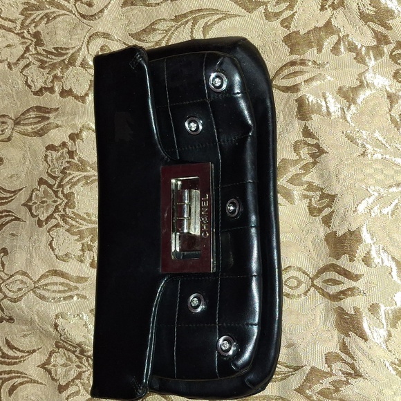 Chanel Purse - Picture 1 of 9
